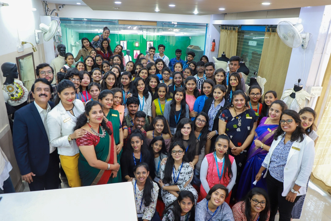 A Group Picture of IIFT's Students and Faculty